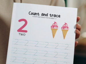 Count And Trace the Number 2! Free Worksheet for kids